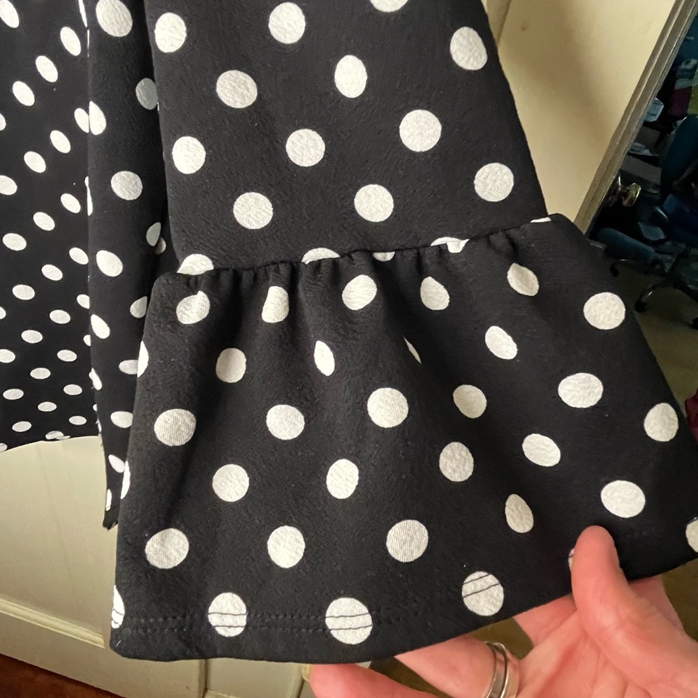 Green Envelope Black and White Polka Dot Blouse, size Medium. - Picture 4 of 5